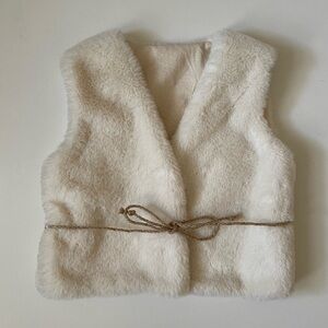 Little Creative Factory Girls’ Cream Faux Fur Sleeveless Vest - 2Y